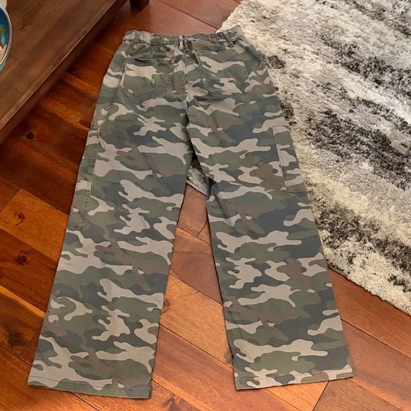 Women’s Camouflage Cargo Pants size M - Picture 3 of 3